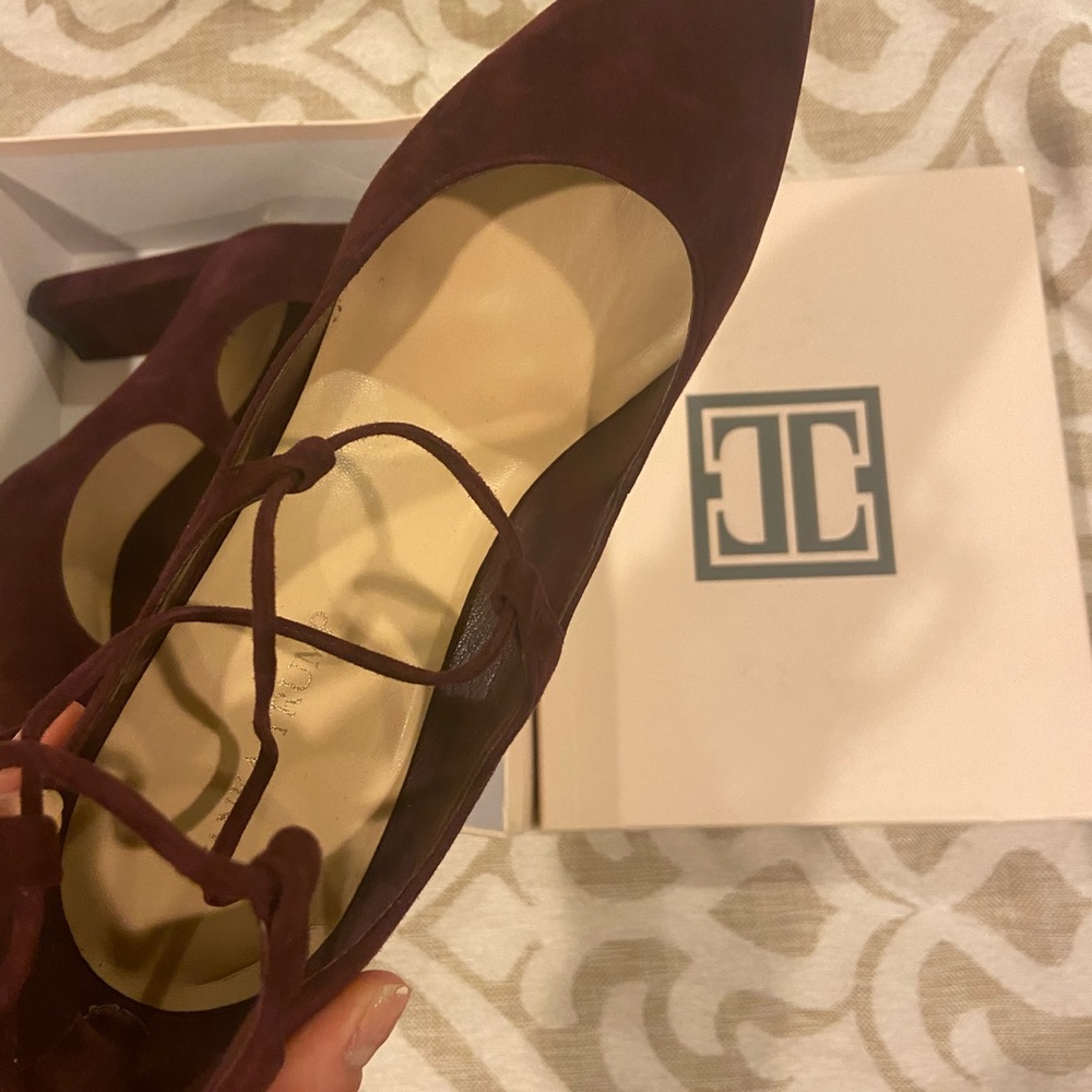 Ivanka Trump Heels - Picture 2 of 5